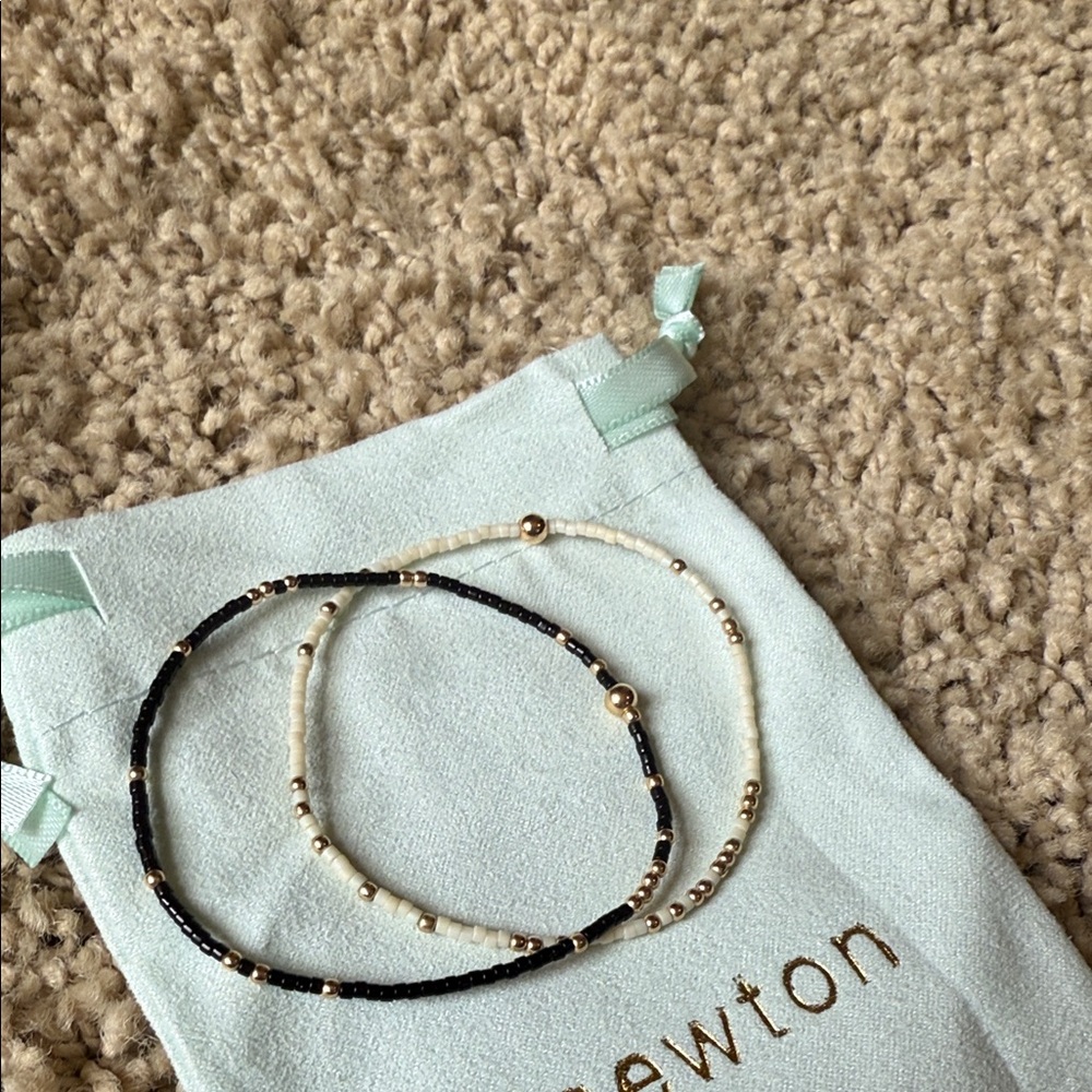 Pair of eNewton bracelets New